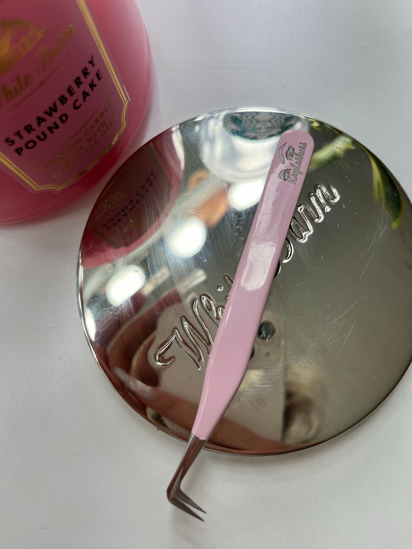 Queen tweezer